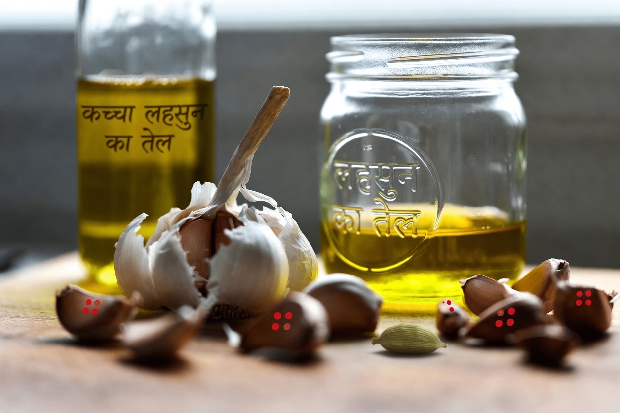 वैरिकोज़ नसों के लिए प्राकृतिक घरेलू उपाय: लहसुन, लौंग और जैतून के तेल की विधि