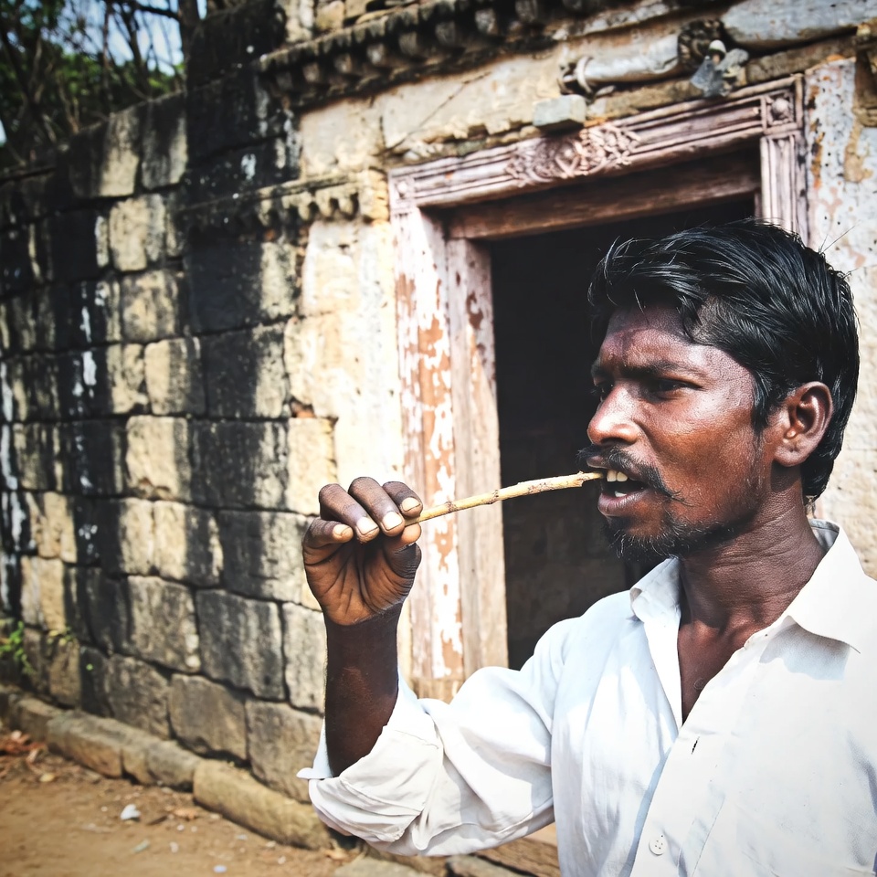 दांतों के स्वास्थ्य में प्राकृतिक रूप से सुधार और कैविटी की रोकथाम